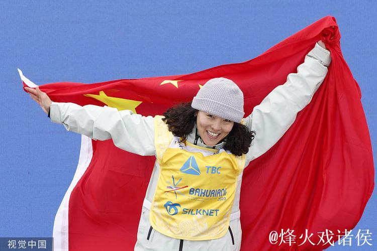 蔡雪桐获得U型场地世界杯单板滑雪第三名 蔡雪桐获得U型场地世界杯单板滑雪第三名